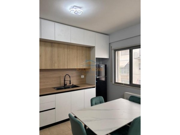 Tirane, jepet me qera apartament 1+1 Kati 2, 56 m² 550 € 