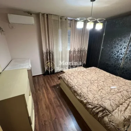 Tirane, jepet me qera apartament 3+1 Kati 6, 140 m² 600 € (21 Dhjetori)