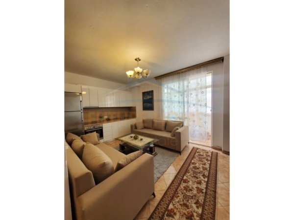 Tirane, jepet me qera apartament 2+1 Kati 2, 69 m² 600 € 