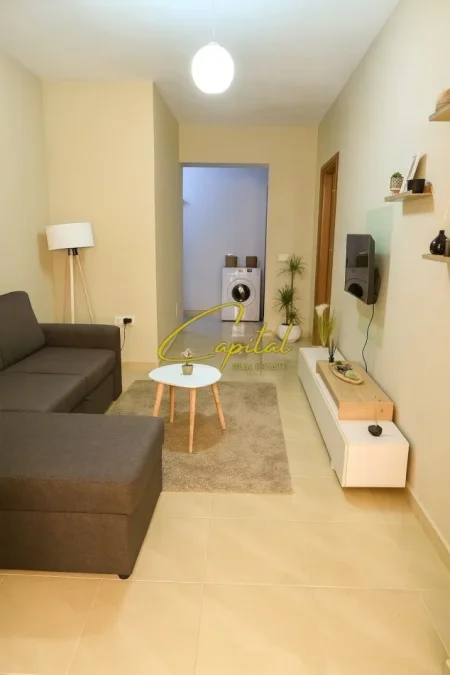 Tirane, jepet me qera apartament 1+1 Kati 2, 65 m² 670 € (QENDER)