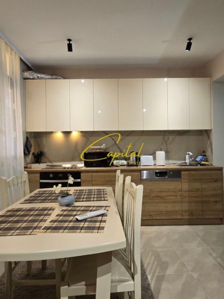 Tirane, jepet me qera apartament 1+1 Kati 2, 65 m² 670 € (QENDER)