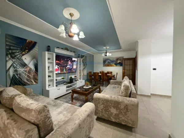 Tirane, shitet apartament 2+1 Kati 4, 129 m² 230.000 €