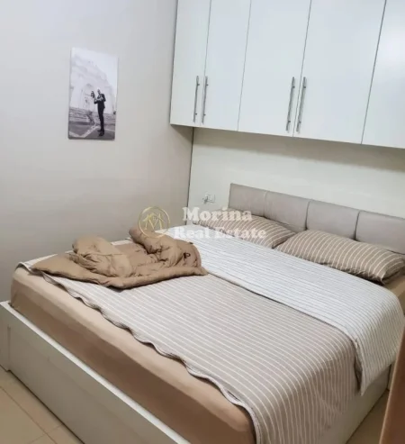 Tirane, jepet me qera apartament 1+1 Kati 5, 60 m² 400 € (Yzberisht)