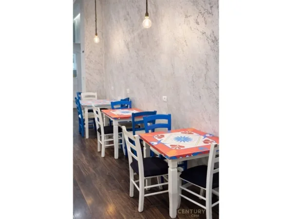 Shqiperi, jepet me qera ambjent biznesi Kati 0, 78 m² 1.400 € (Sheshi Willson)