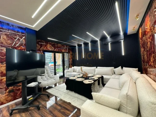 Tirane, jepet me qera apartament 2+1 Kati 6, 120 m² 2.200 € 