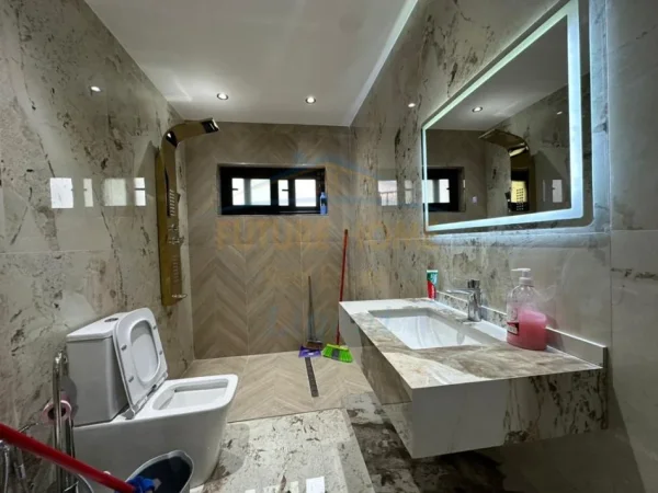 Tirane, jepet me qera apartament 2+1 Kati 6, 120 m² 2.200 € 