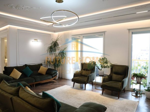Tirane, shitet apartament 4+1+Aneks+Ballkon Kati 4, 257 m² 650.000 € (SELITE)