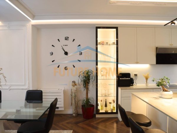 Tirane, shitet apartament 4+1+Aneks+Ballkon Kati 4, 257 m² 650.000 € (SELITE)