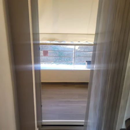 Tirane, jepet me qera apartament 2+1+Ballkon Kati 3, 89 m² 600 € (Ish Fusha e Aviacionit)