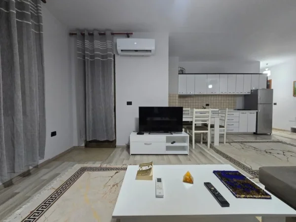 Tirane, jepet me qera apartament 2+1 Kati 8, 105 m² 700 € (RRUGA BARDHOK BIBA)