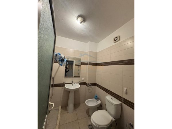 Tirane, shitet apartament 1+1 Kati 0, 61 m² 130.000 € (Kompleksi Kontakt)