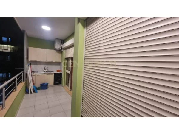 Tirane, jepet me qera apartament 1+1 Kati 5, 92 m² 500 € 