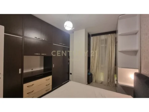 Tirane, jepet me qera apartament 1+1 Kati 5, 92 m² 500 € 