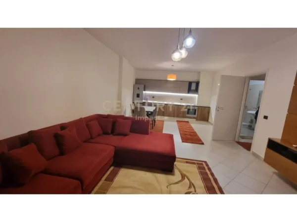Tirane, jepet me qera apartament 1+1 Kati 5, 92 m² 500 € 