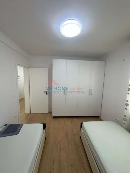 Tirane, jepet me qera apartament 2+1+Ballkon Kati 4, 74 m² 600 € (Don Bosko)