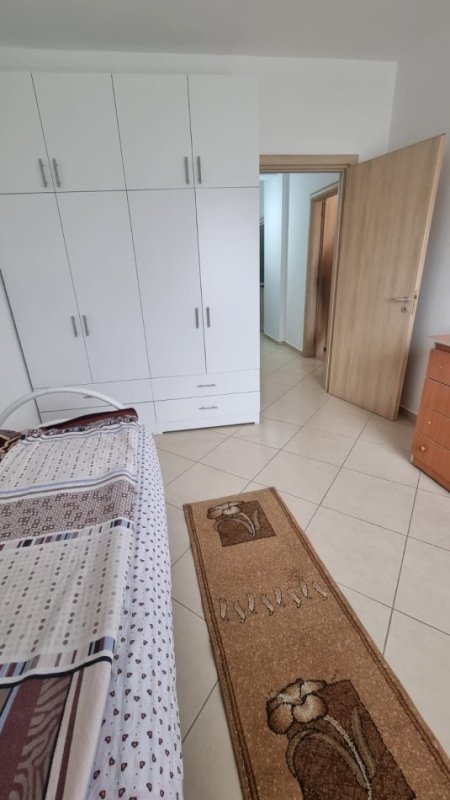 Jepet me Qira Apartament 2+1 ne Astir me Cmimin 400 mije leke/muaji,  400 €URO