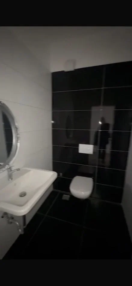 Tirane, jap me qera apartament 2+1 Kati 5, 100 m² 600 € (Komuna e Parisit)