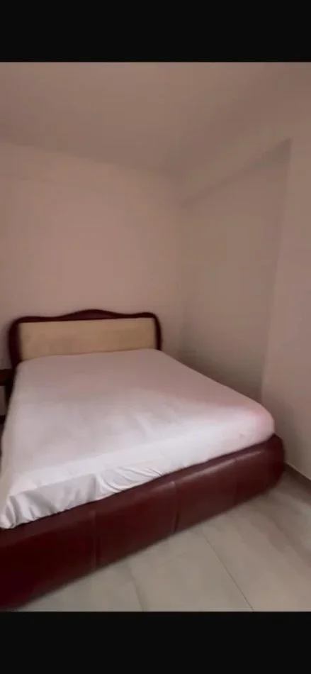 Tirane, jap me qera apartament 2+1 Kati 5, 100 m² 600 € (Komuna e Parisit)