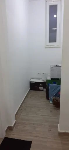 Tirane, jepet me qera apartament 1+1+Aneks+Ballkon Kati 5, 71 m² 600 € (Rruga e Kavajes)