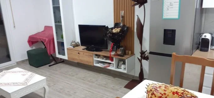 Tirane, jepet me qera apartament 1+1+Aneks+Ballkon Kati 5, 72 m² 600 € (Astir)