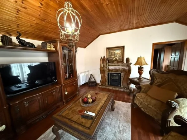 Tirane, jepet me qera apartament 2 Katshe Kati 0, 160 m² 1.500 € (Xhamllik)