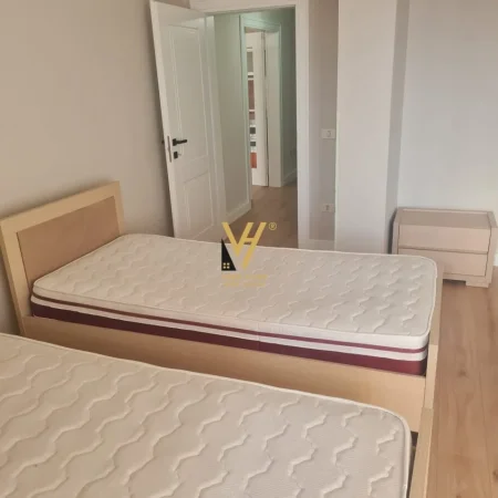 Tirane, jepet me qera apartament 2+1+Ballkon Kati 7, 130 m² 700 € (RRUGA “MUHAMET GJOLLESHA”, 21 DHJETORI)
