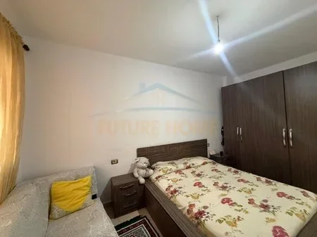 Tirane, jepet me qera apartament 2+1 Kati 2, 93 m² 450 € (Rr Muhamet Deliu)