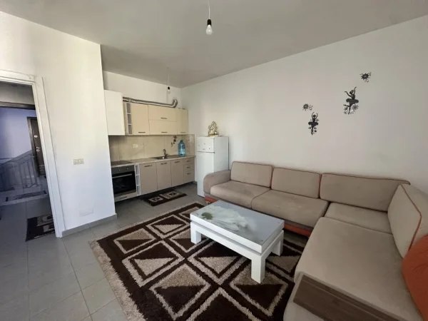 Tirane, jepet me qera apartament 1+1+Ballkon Kati 6, 65 m² 40.000 leke
