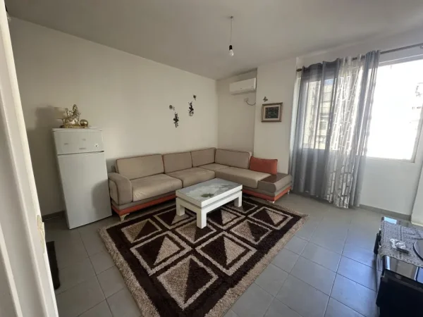 Tirane, jepet me qera apartament 1+1+Ballkon Kati 6, 65 m² 40.000 leke
