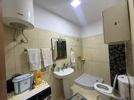Tirane, jepet me qera apartament 2+1 Kati 2, 93 m² 450 € (Rr Muhamet Deliu)