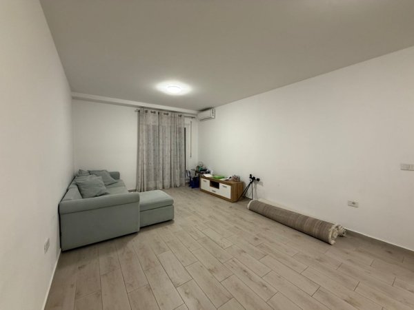 Tirane, shitet apartament 2+1+Aneks+Ballkon Kati 4, 106 m² 202.000 €