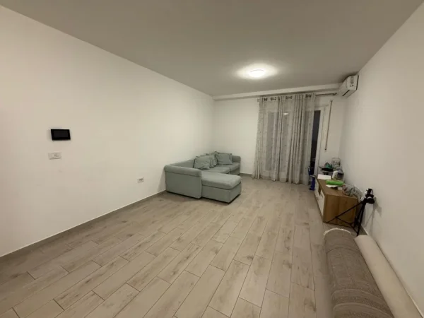 Tirane, shitet apartament 2+1+Aneks+Ballkon Kati 4, 106 m² 202.000 €