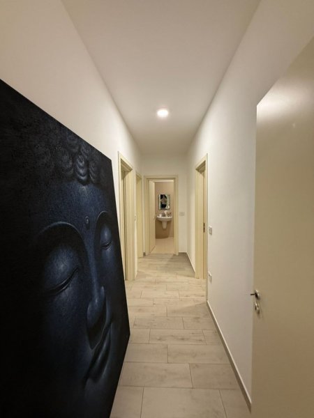 Tirane, shitet apartament 2+1+Aneks+Ballkon Kati 4, 106 m² 202.000 €