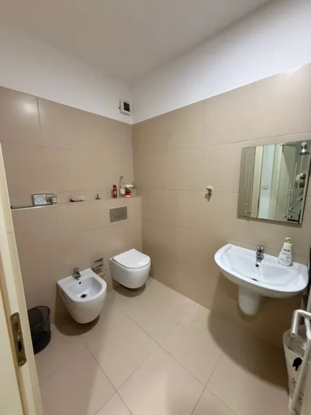 Tirane, shitet apartament 2+1+Aneks+Ballkon Kati 4, 106 m² 202.000 €