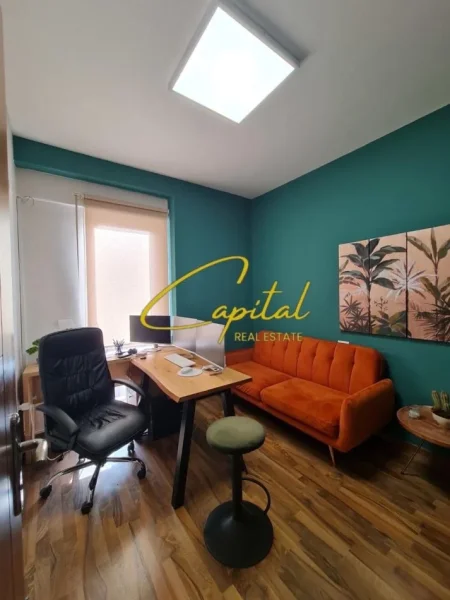 Tirane, jepet me qera zyre Kati 2, 140 m² 1.600 € (21 DHJETORI)