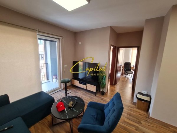 Tirane, jepet me qera zyre Kati 2, 140 m² 1.600 € (21 DHJETORI)