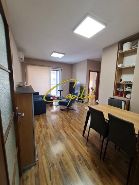 Tirane, jepet me qera zyre Kati 2, 140 m² 1.600 € (21 DHJETORI)