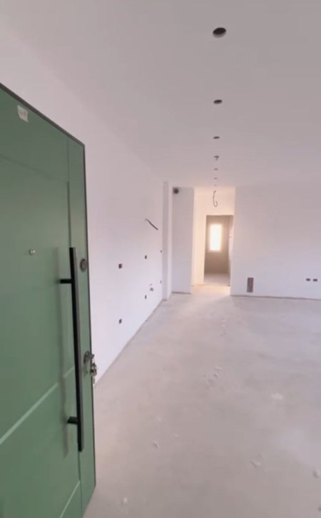 Tirane, shitet apartament 1+1 , 79 m² 130.000 € (Liqeni i Farkes)