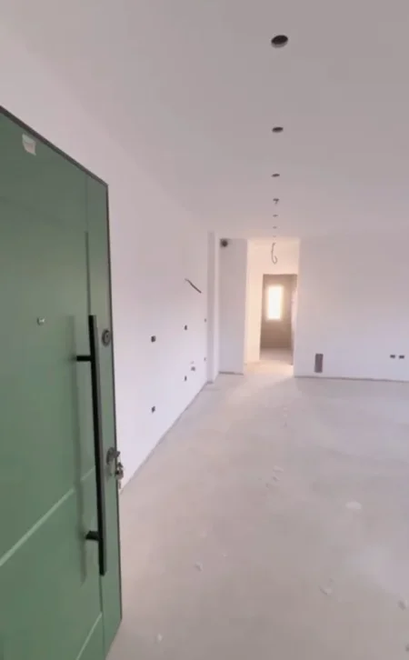 Tirane, shitet apartament 1+1 , 79 m² 130.000 € (Liqeni i Farkes)