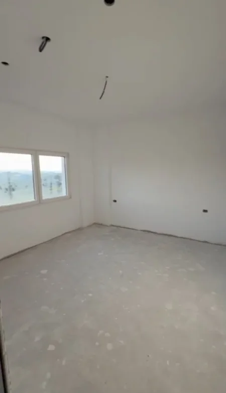 Tirane, shitet apartament 1+1 , 79 m² 130.000 € (Liqeni i Farkes)