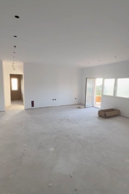 Tirane, shitet apartament 1+1 , 79 m² 130.000 € (Liqeni i Farkes)