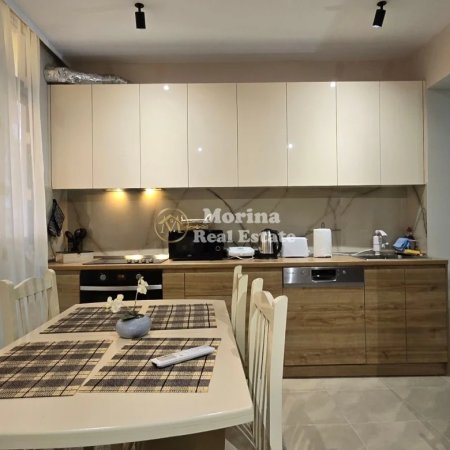 Tirane, jepet me qera apartament 1+1 Kati 2, 65 m² 640 € (Sheshi Skenderbej)