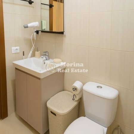 Tirane, jepet me qera apartament 1+1 Kati 2, 65 m² 640 € (Sheshi Skenderbej)