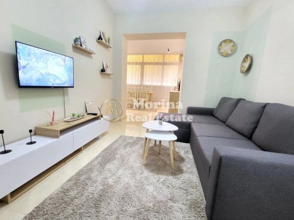 Tirane, jepet me qera apartament 1+1 Kati 2, 65 m² 640 € (Sheshi Skenderbej)