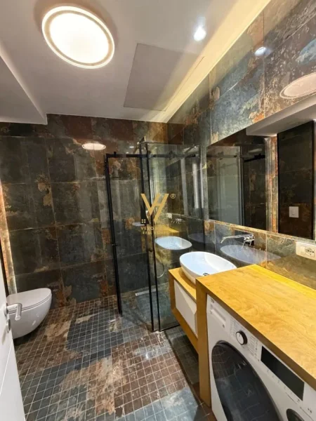 Tirane, jepet me qera apartament 1+1+Ballkon Kati 6, 85 m² 1.300 € (RRUGA E ELBASANIT)