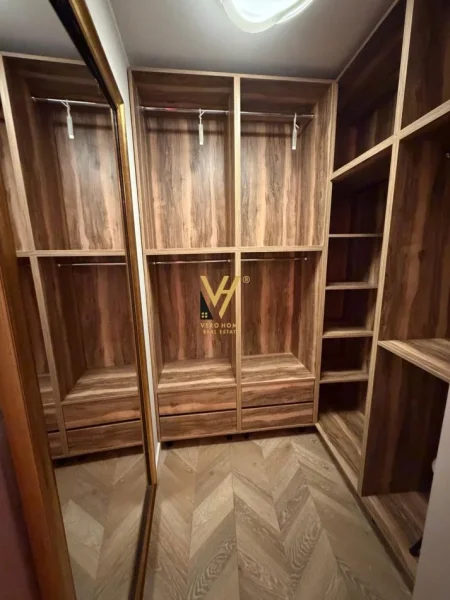 Tirane, jepet me qera apartament 1+1+Ballkon Kati 6, 85 m² 1.300 € (RRUGA E ELBASANIT)