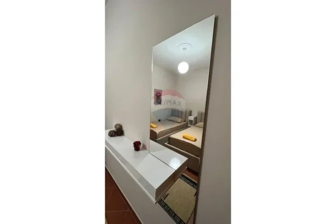 Tirane, jepet me qera apartament 2+1+Ballkon Kati 7, 70 m² 800 € (Sheshi Wilson)