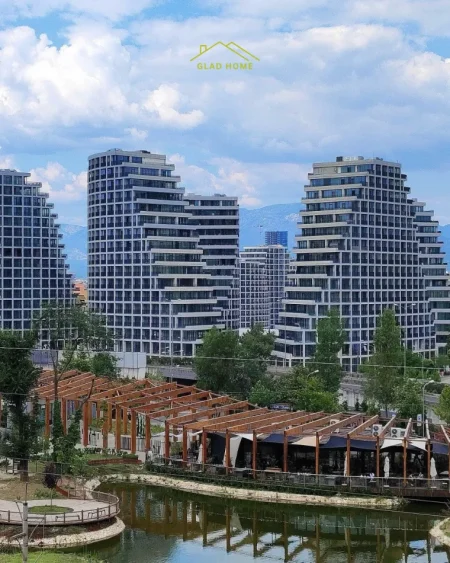 Tirane, shitet apartament 2+1+Ballkon , 113 m² 