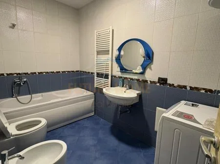 Tirane, shitet apartament 2+1 Kati 2, 110 m² 198.000 €