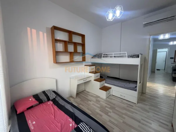 Tirane, jepet me qera apartament 2+1 Kati 7, 122 m² 1.200 € 